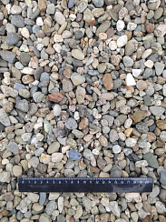 Kamenclub.ru: Галька речная окат (серая) фр.10-20 мм купить  в Коломне галька речная серая, серый, темно-серый, светло-серый, коричневый ландшафтная декоративная речная окатанная округлая галька 5000 руб/т   фото КАМЕНЬ КЛУБ