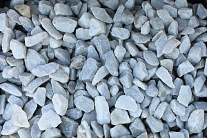 Kamenclub.ru: Мраморная крошка, щебень, цвет-белый, фр. 40-70 мм.  купить в Коломне мрамор белый молочный айвори мраморный каменный декоративный  12000 руб/т   фото КАМЕНЬ КЛУБ