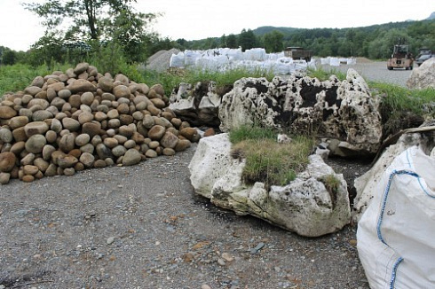 Kamenclub.ru: Песчаник ядра, фр. 100-300 мм  купить в Коломне песчаник бежевый серый рыжий речная галька 5 000 руб/т   фото КАМЕНЬ КЛУБ